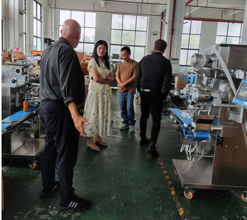 Blog công ty mới nhất về Số khách hàng tham quan triển lãm tăng mạnh: Người mua toàn cầu thể hiện sự quan tâm mạnh mẽ đến Protein Bar & Ball & Burrata của Thượng Hải